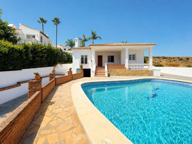 Casa en venta en Barriada Islas Canarias, Costa del Sol Occidental
