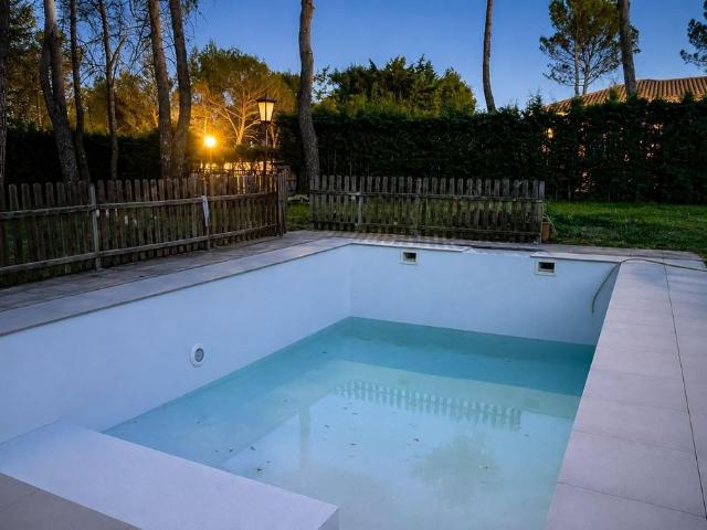Casa en venta en Cabanillas De La Sierra, Madrid