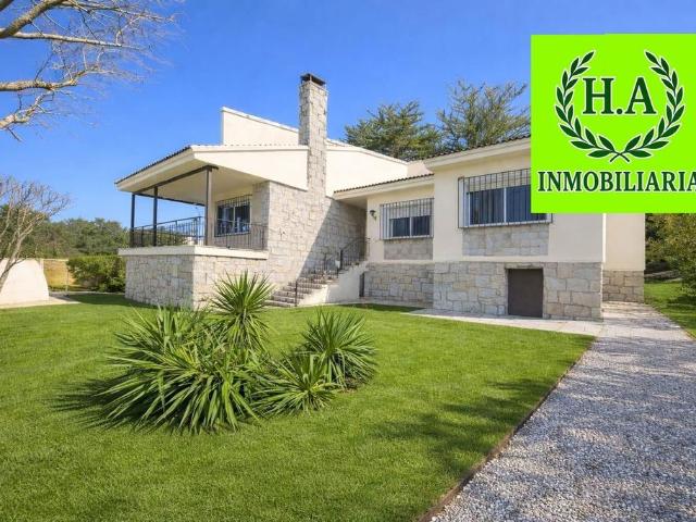 Casa en venta en Pedrezuela, Madrid