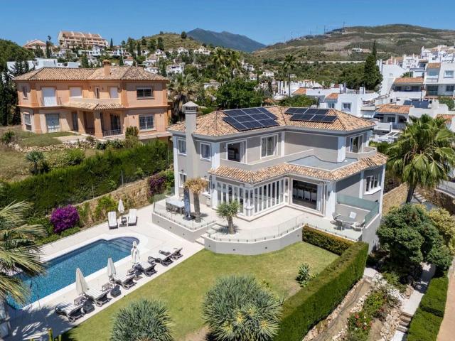 Casa en venta en Nueva Andalucía, Costa del Sol Occidental