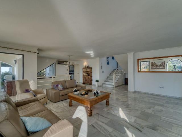 Casa en venta en Nueva Andalucía, Costa del Sol Occidental