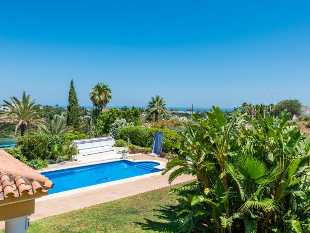 Casa en venta en Barriada Islas Canarias, Costa del Sol Occidental
