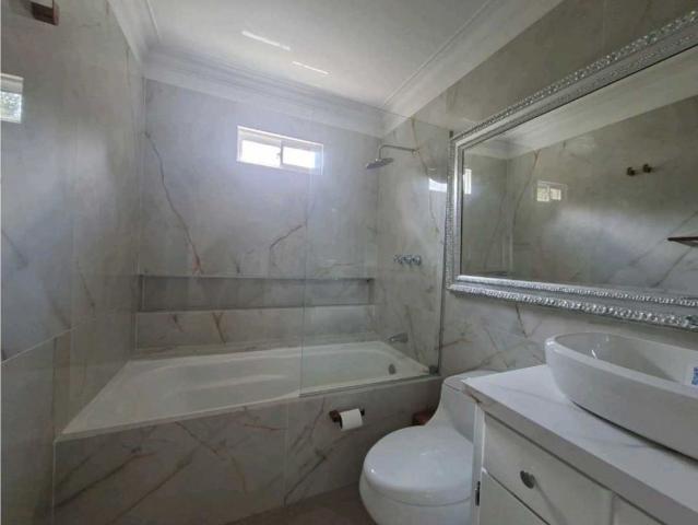Casa de campo de alto standing de 5 dormitorios en alquiler Medellín, Departamento de Antioquia