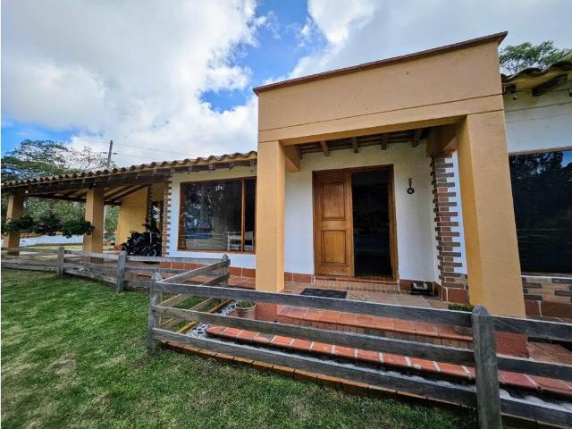 Exclusiva casa de campo en alquiler Medellín, Departamento de Antioquia