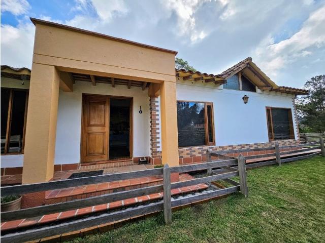 Exclusiva casa de campo en alquiler Medellín, Departamento de Antioquia