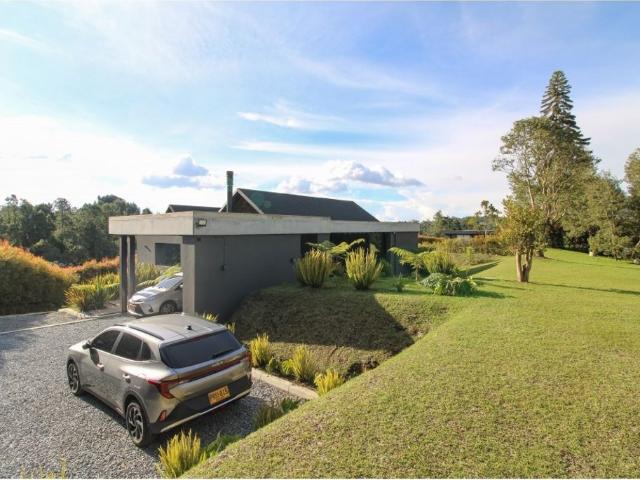 Casa de campo de alto standing de 3 dormitorios en alquiler Medellín, Colombia