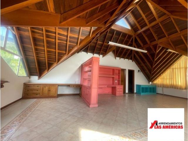 Casa de campo de alto standing de 3 dormitorios en alquiler Medellín, Departamento de Antioquia