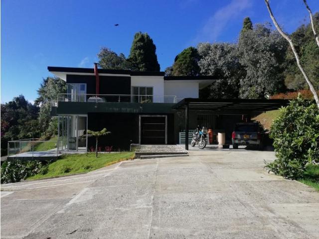 Casa de campo de alto standing de 4 dormitorios en alquiler Medellín, Colombia