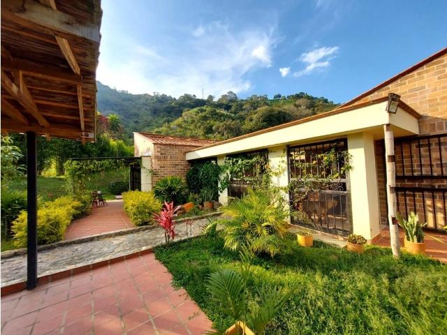 Casa Campestre en venta en Antioquia, Valle de Aburrá