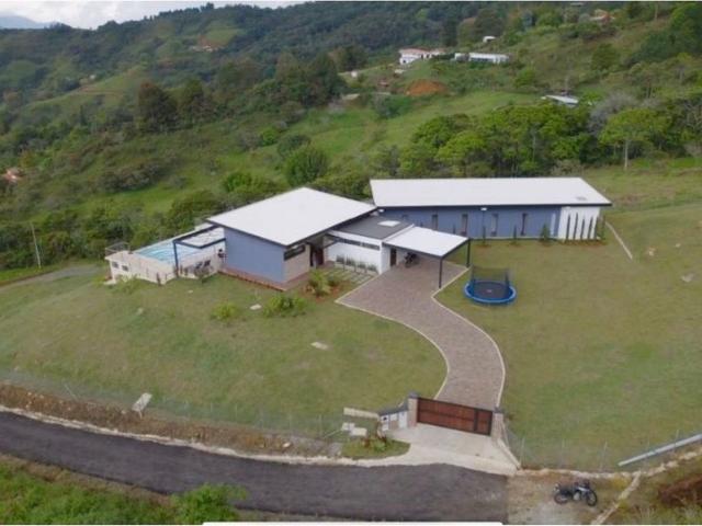 Exclusiva casa de campo en venta Copacabana, Colombia