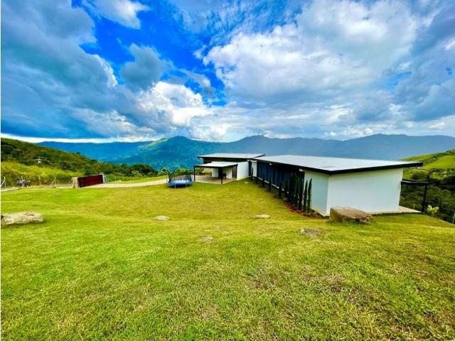 Exclusiva casa de campo en venta Copacabana, Colombia
