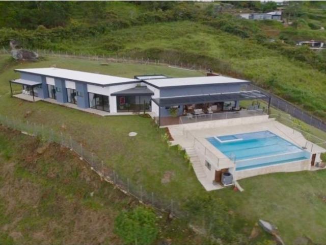 Exclusiva casa de campo en venta Copacabana, Colombia