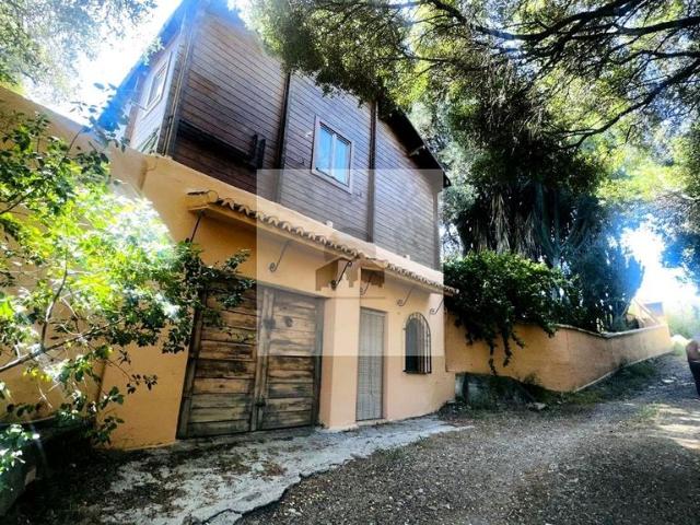 Casa en venta en Alcazaba Beach, Costa del Sol Occidental