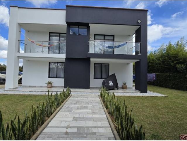 Exclusiva casa de campo en venta Guarne, Colombia