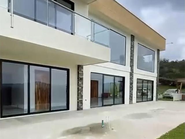 Casa de campo de alto standing de 4 dormitorios en venta Guarne, Departamento de Antioquia