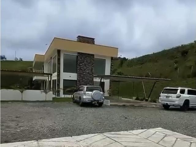 Casa de campo de alto standing de 4 dormitorios en venta Guarne, Departamento de Antioquia