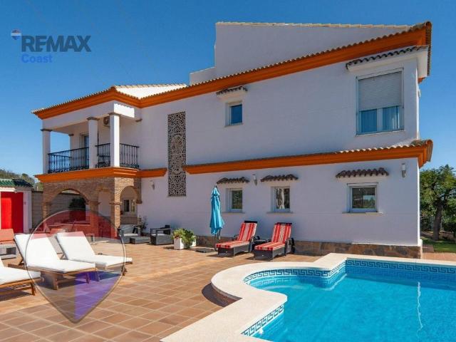 Casa en venta en La Cala del Moral, La Axarquía