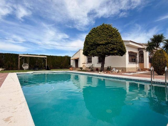 Casa en venta en Algorós, el Baix Vinalopó