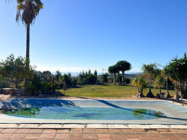 Casa en venta en Barriada Islas Canarias, Costa del Sol Occidental