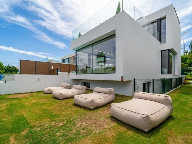 Casa en venta en Nueva Atalaya, Costa del Sol Occidental