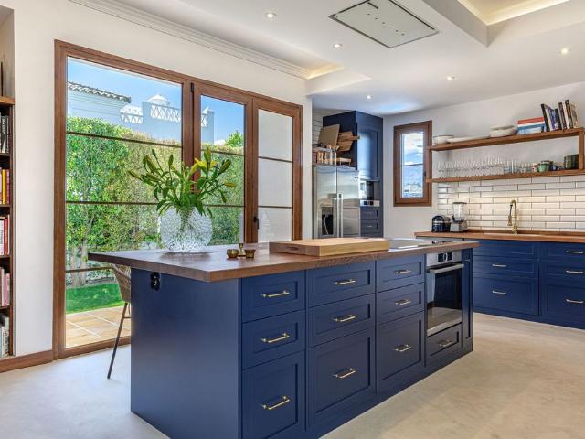 Casa en venta en Alcazaba Beach, Costa del Sol Occidental