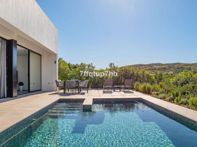 Casa en venta en Barriada Islas Canarias, Costa del Sol Occidental