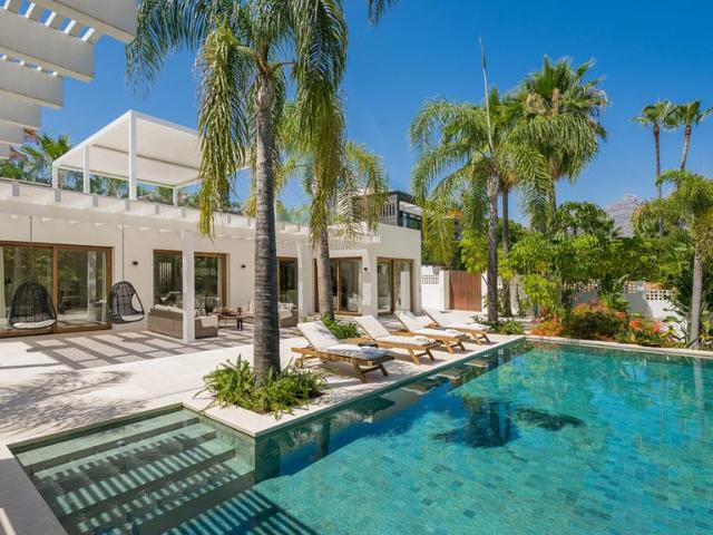 Casa en venta en Nueva Andalucía, Costa del Sol Occidental