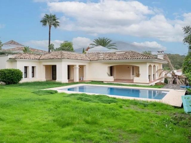 Casa en venta en Nueva Andalucía, Costa del Sol Occidental