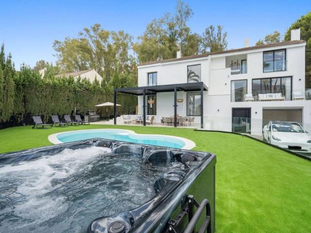 Casa en venta en Nueva Andalucía, Costa del Sol Occidental