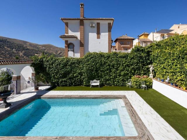 Casa en venta en Cenes De La Vega, Granada