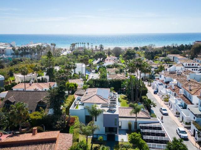 Casa en venta en El Pilar, Costa del Sol Occidental