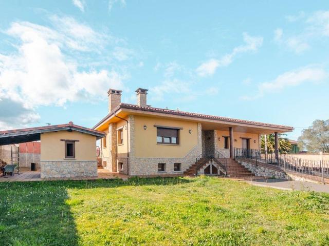 Casa en venta en Santo Adriano, Asturias
