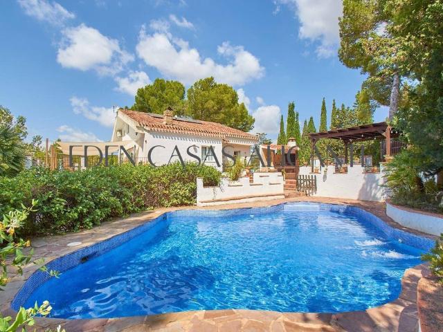 Casa en venta en l'Alt Vinalopó / El Alto Vinalopó, Valencia