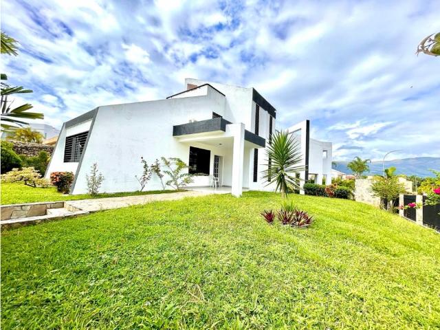 Casa en venta en Altos De Guataparo, Valencia