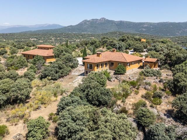 Casa en venta en Las Navazuelas, Cenicientos