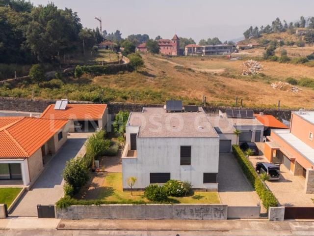 Casa venda em Lanhoso, Póvoa de Lanhoso