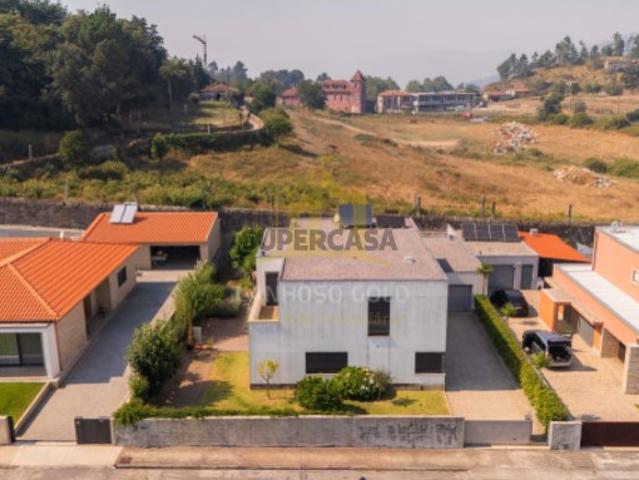 Casa venda em Tinocos, Póvoa De Lanhoso