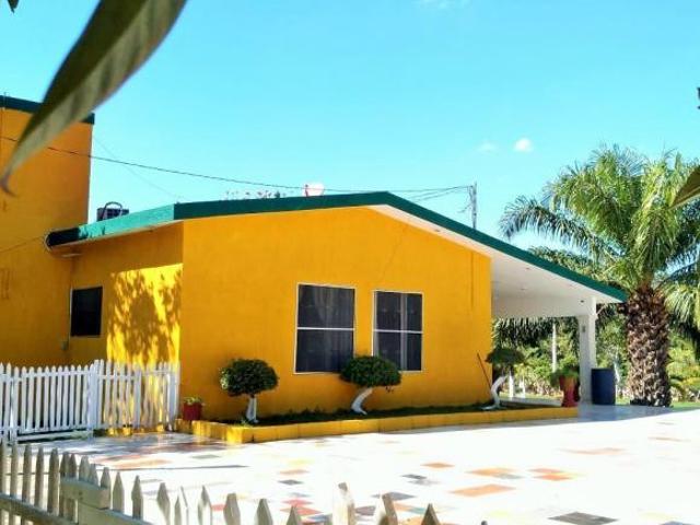 EXCLUSIVA QUINTA VILLA QUIETA EN VENTA MERIDA XCUCUL GVC 1765