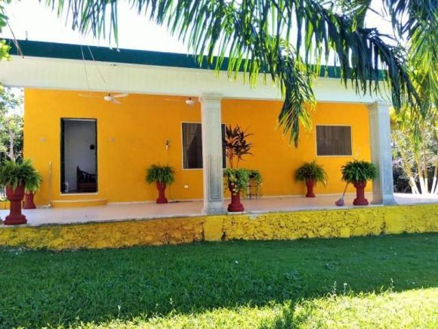 EXCLUSIVA QUINTA VILLA QUIETA EN VENTA MERIDA XCUCUL GVC 1765
