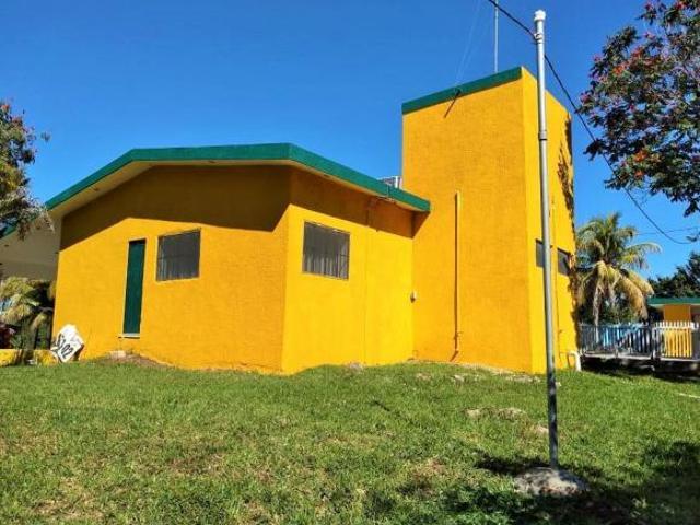 EXCLUSIVA QUINTA VILLA QUIETA EN VENTA MERIDA XCUCUL GVC 1765