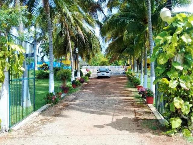 EXCLUSIVA QUINTA VILLA QUIETA EN VENTA MERIDA XCUCUL GVC 1765