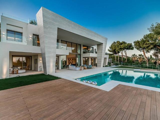 Villa en alquiler en Málaga, Urbanización Los Verdales