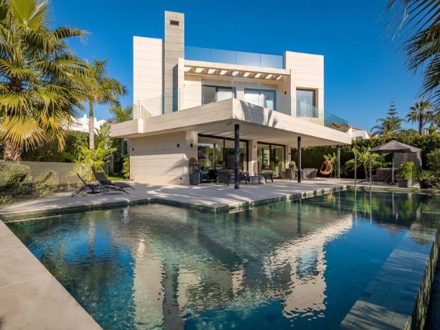 Villa en alquiler en Marbella, La Alzambra