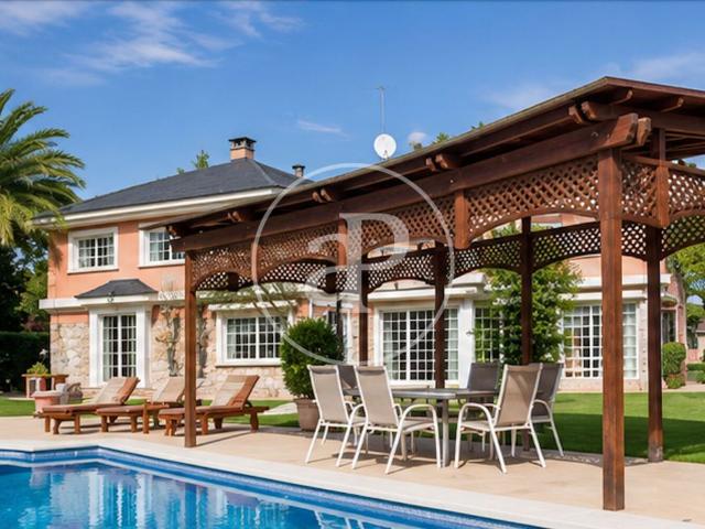 Chalet en venta en Piovera, Madrid
