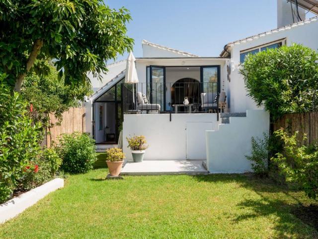 Chalet en venta en Barriada Islas Canarias, Costa del Sol Occidental