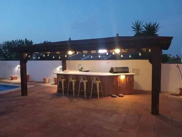 Chalet en venta en Castillo de la Duquesa, Costa del Sol Occidental