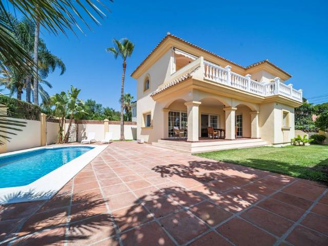 Chalet en alquiler en Rícmar, Costa del Sol Occidental