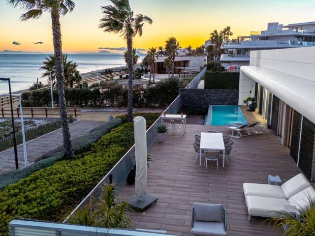 Chalet en venta en Barriada Islas Canarias, Costa del Sol Occidental