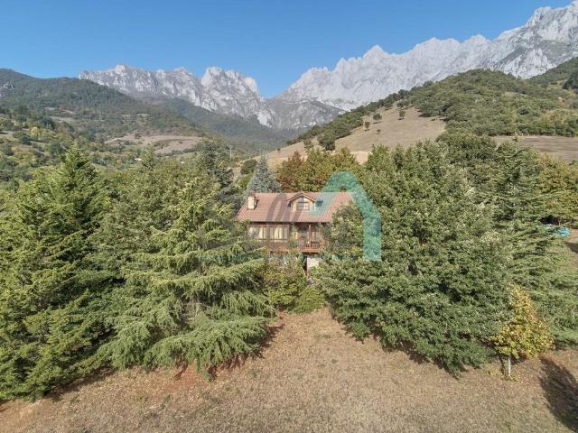 Chalet en venta en Camaleño, Cantabria