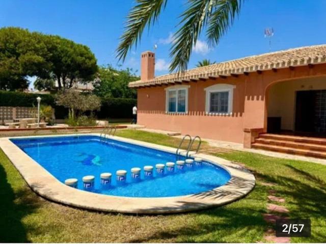 Chalet en venta en Cabo Roig, el Baix Segura / La Vega Baja